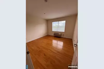 333 Willow Street 409 #409, Teaneck Township, NJ 07666 - Photo 5