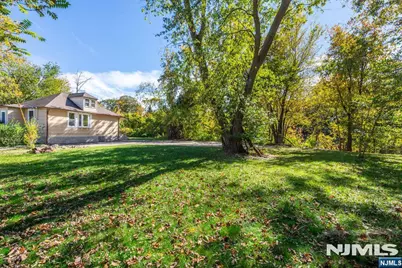 18 Riverside Drive, Oakland, NJ 07436 - Photo 17