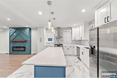 384 Pleasant Avenue, Cliffside Park, NJ 07010 - Photo 11