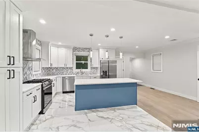 384 Pleasant Avenue, Cliffside Park, NJ 07010 - Photo 9