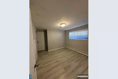 15 Dell Glen Avenue, Lodi, NJ 07644 - Photo 11