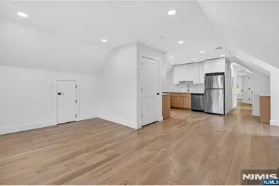 46 Hudson Avenue C #C, Edgewater, NJ 07020 - Photo 3