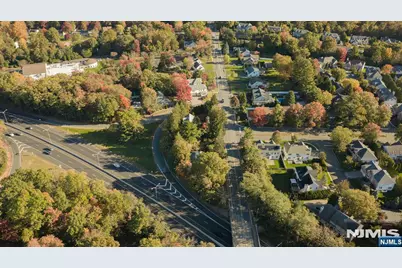 485 Grandview Avenue, Wyckoff Township, NJ 07481 - Photo 5