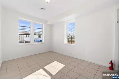 613 Ridge Road 2R #2R, Lyndhurst Township, NJ 07071 - Photo 5