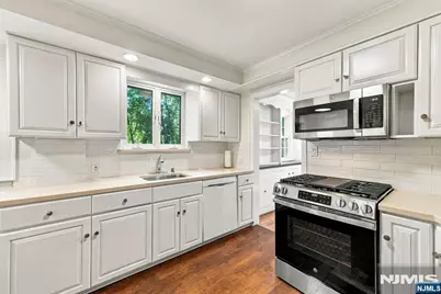 16 Hillcrest Road, Tenafly, NJ 07670 - Photo 9