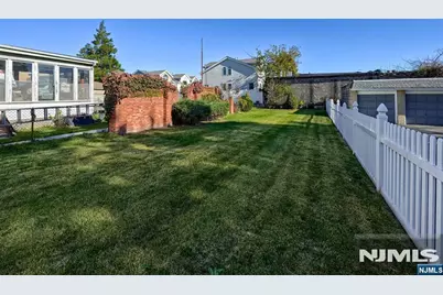 641 New Jersey Avenue, Lyndhurst Township, NJ 07071 - Photo 19