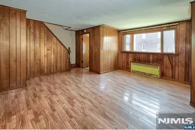 641 New Jersey Avenue, Lyndhurst Township, NJ 07071 - Photo 3