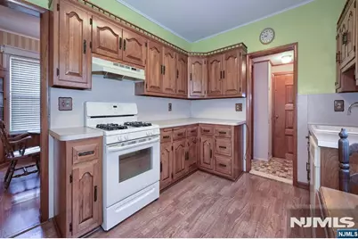 641 New Jersey Avenue, Lyndhurst Township, NJ 07071 - Photo 7