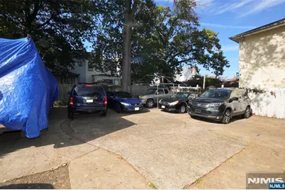 752 Highland, Newark, NJ 07104 - Photo 23