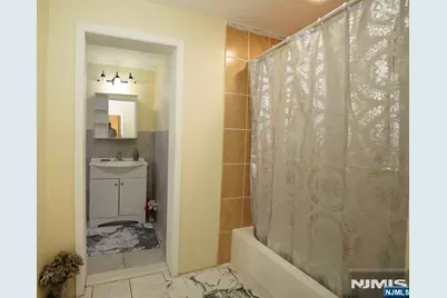 752 Highland, Newark, NJ 07104 - Photo 13