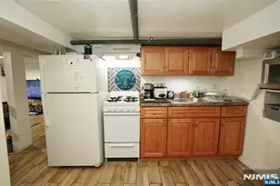 752 Highland, Newark, NJ 07104 - Photo 23
