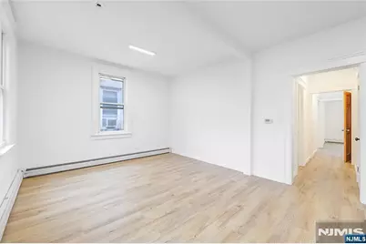 237 Day Avenue 2 #2, Cliffside Park, NJ 07010 - Photo 13