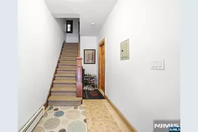 237 Day Avenue 2 #2, Cliffside Park, NJ 07010 - Photo 5