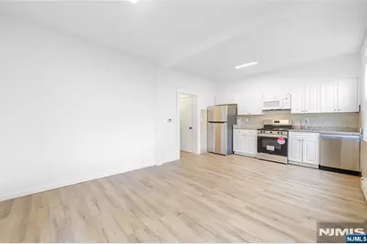 237 Day Avenue 2 #2, Cliffside Park, NJ 07010 - Photo 11