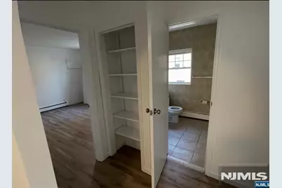 256 Crescent Lane 1 #1, Cliffside Park, NJ 07010 - Photo 5