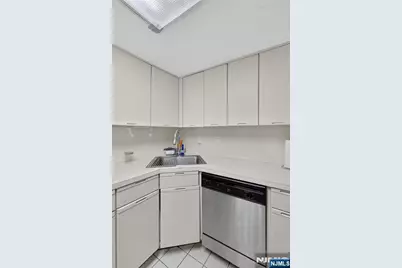 38 Moonachie Road 315 #315, Hackensack, NJ 07601 - Photo 11