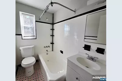 294 Terrace Avenue 304B #304B, Hasbrouck Heights, NJ 07604 - Photo 5