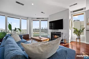 600 Harbor Blvd 1121, Weehawken, NJ 07086 - Photo 1