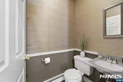 580 Brookside Avenue, Allendale, NJ 07401 - Photo 17