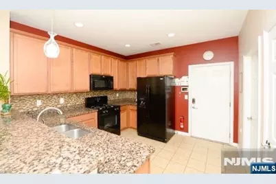 5 Holly Lane, Garfield, NJ 07026 - Photo 7
