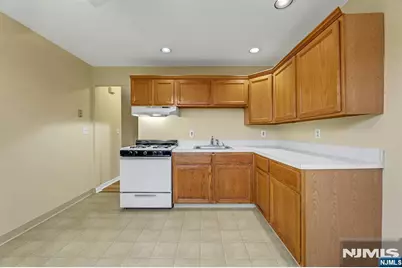 343 Wagaraw Road, Hawthorne, NJ 07506 - Photo 31