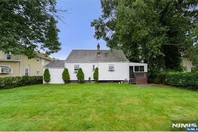 151 Hickory Avenue, Bergenfield, NJ 07621 - Photo 23