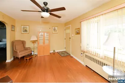 151 Hickory Avenue, Bergenfield, NJ 07621 - Photo 5