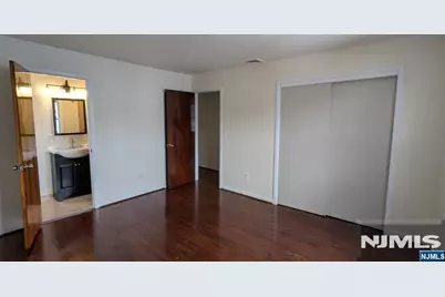 95 Stefanic Avenue, Elmwood Park, NJ 07407 - Photo 3