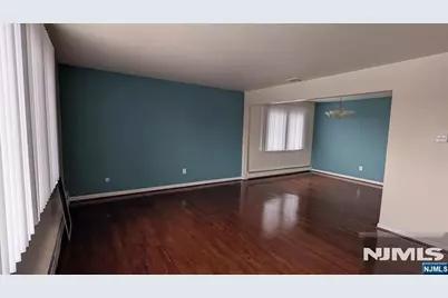 95 Stefanic Avenue, Elmwood Park, NJ 07407 - Photo 7