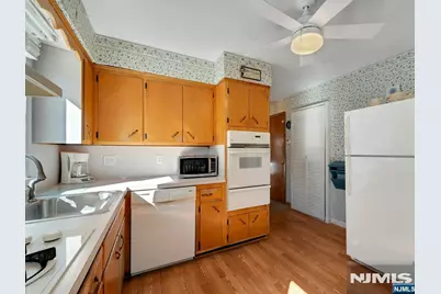 61 Oak Street, Rochelle Park Township, NJ 07662 - Photo 11