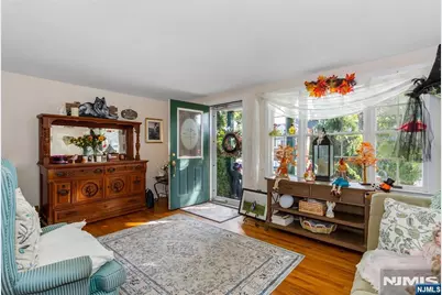 5 English Avenue, Elmwood Park, NJ 07407 - Photo 5