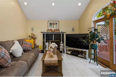 5 English Avenue, Elmwood Park, NJ 07407 - Photo 17