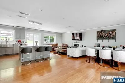 694 Center Street House #House, Ridgefield, NJ 07657 - Photo 5