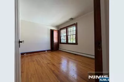 92 Chamberlain Place, Midland Park, NJ 07432 - Photo 11