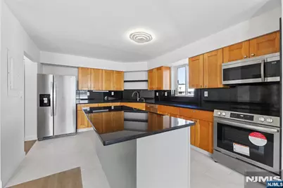 1055 River Road 1006 #1006, Edgewater, NJ 07020 - Photo 5