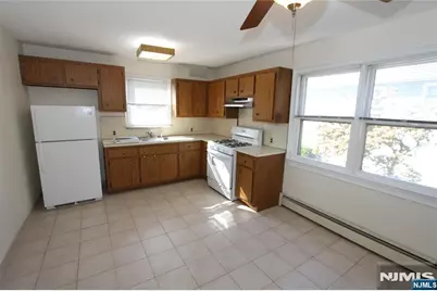 380 Lincoln Avenue, Hawthorne, NJ 07506 - Photo 19