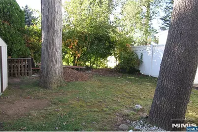 380 Lincoln Avenue, Hawthorne, NJ 07506 - Photo 5