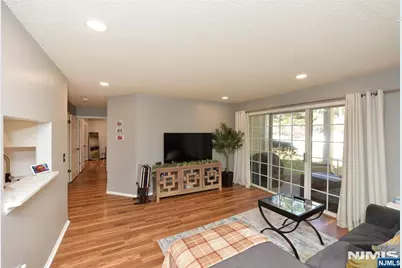 858 Juniper Way, Mahwah, NJ 07430 - Photo 3