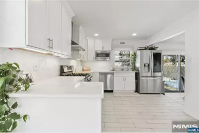 10 Homestead Road, Elmwood Park, NJ 07407 - Photo 11