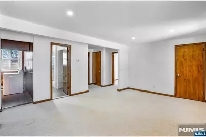 533 Victory Avenue 2nd Fl #2nd fl, Ridgefield, NJ 07657 - Photo 5
