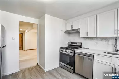 533 Victory Avenue 2nd Fl #2nd fl, Ridgefield, NJ 07657 - Photo 3