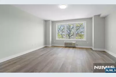 2021 Jones Road 205 #205, Fort Lee, NJ 07024 - Photo 3