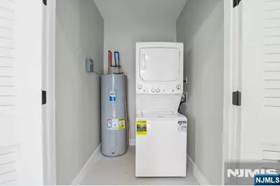 2021 Jones Road 205 #205, Fort Lee, NJ 07024 - Photo 5