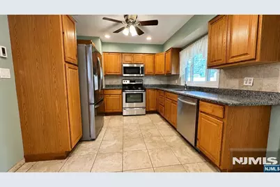 70 Hahn Avenue, Rochelle Park Township, NJ 07662 - Photo 15
