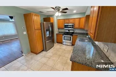 70 Hahn Avenue, Rochelle Park Township, NJ 07662 - Photo 5