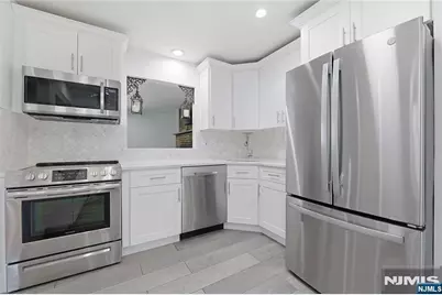 251 W Midland Avenue, Paramus, NJ 07652 - Photo 15