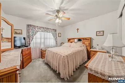 144 Cliff Road, Woodbridge Township, NJ 07067 - Photo 15