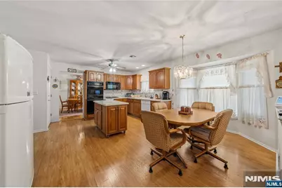 144 Cliff Road, Woodbridge Township, NJ 07067 - Photo 9