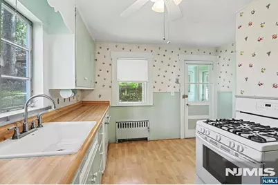 43 Broadway, Park Ridge, NJ 07656 - Photo 11