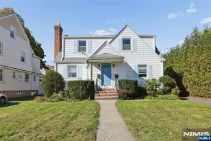 86 N Walnut St, Ridgewood, NJ 07450 - Photo 1